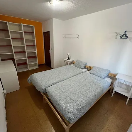 Camarate Hostel *